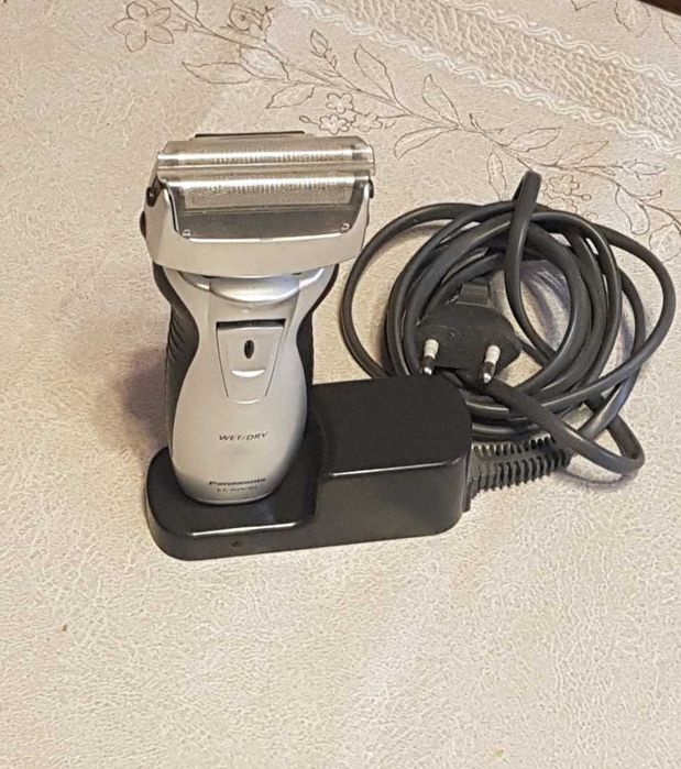 Продам электробритву  15000   Б/У   Panasonic ES-RW30