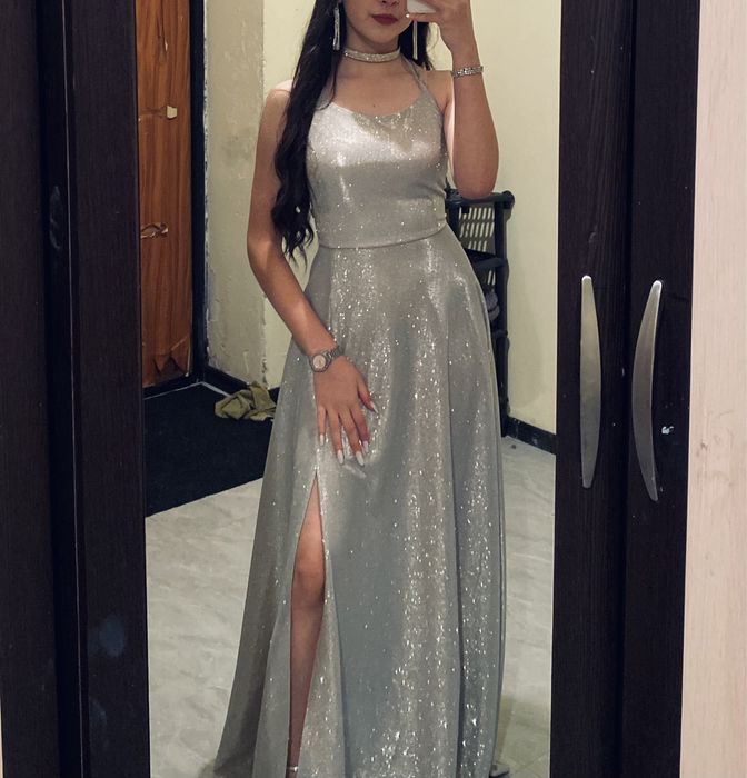 Вечернее платье  блестящее