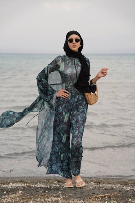 Одеда купальник стильный спортивный