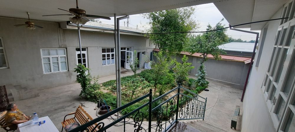 Xovli sotiladi qoraqamishda