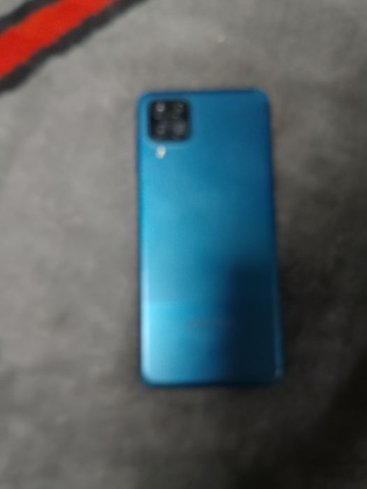 Продам телефон б/у