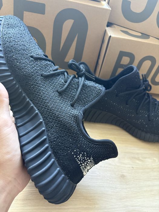 Yeezy 350 V2 Black/White