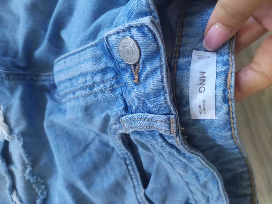 Дънки Манго с широк модел