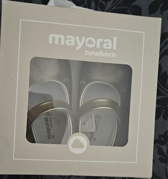 Обувки Adidas 18