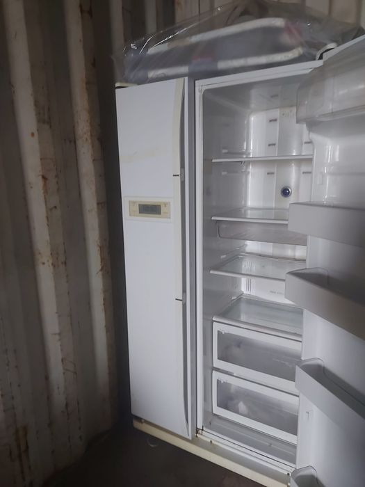 Холодильник Samsung