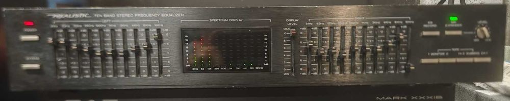 Egalizator stereo pe 10 benzi Realistic 31-9081 cu analizor de spectru