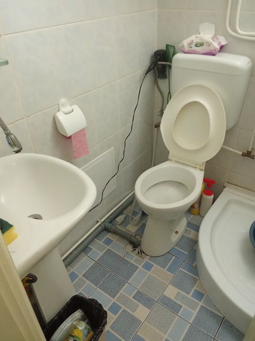 Vând garsonieră in Deva zona progresul la  parter.