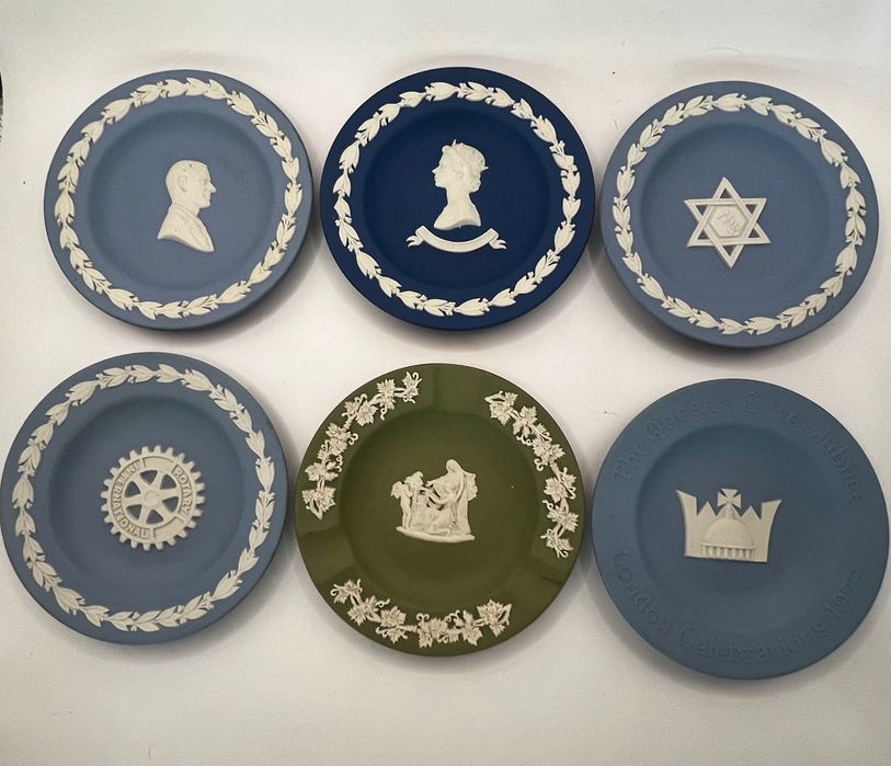 Set Wedgwood Jasperware 6 piese vintage England (5 farfurii + scrumieră)