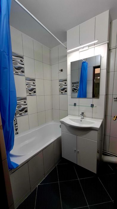 Inchiriez apartament 2 camere, zonă centrală