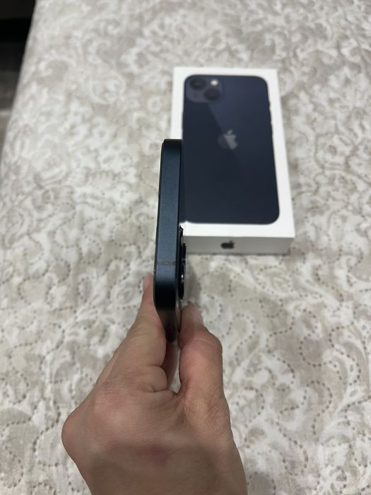 iPhone 13 телефон