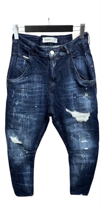 Модерни мъжки дънки