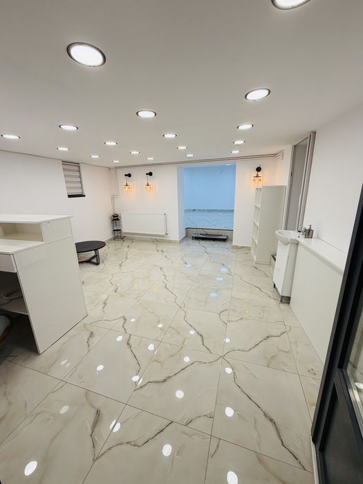 Inchiriez spatiu comercial