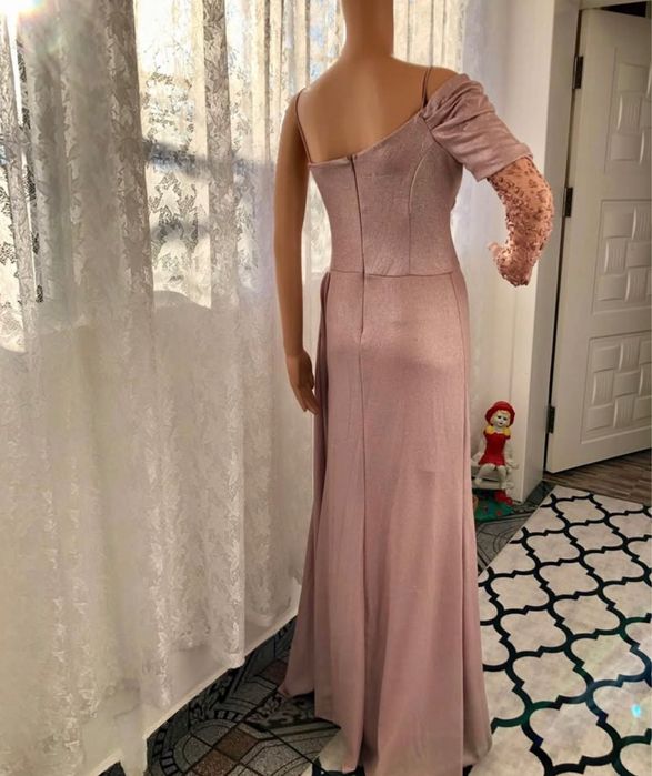 Официална рокля с ръкав