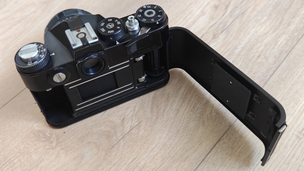 Ретро фотоаппарат Zenit TTL