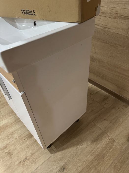 Долен шкаф за баня