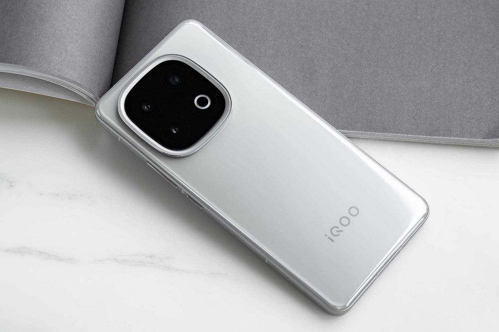 Vivo Iqoo 13 - 16gb/ 512gb