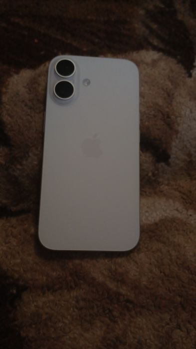 Продам  iPhone 16