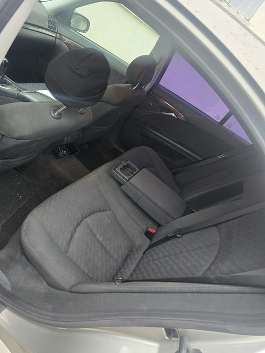 Vând Mercedes e200 clasic w211