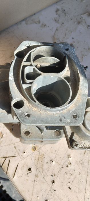 ПРОДАЁТСЯ КАРБЮРАТОР 
В хорошем рабочем состоянии
Чистый, без трещин и