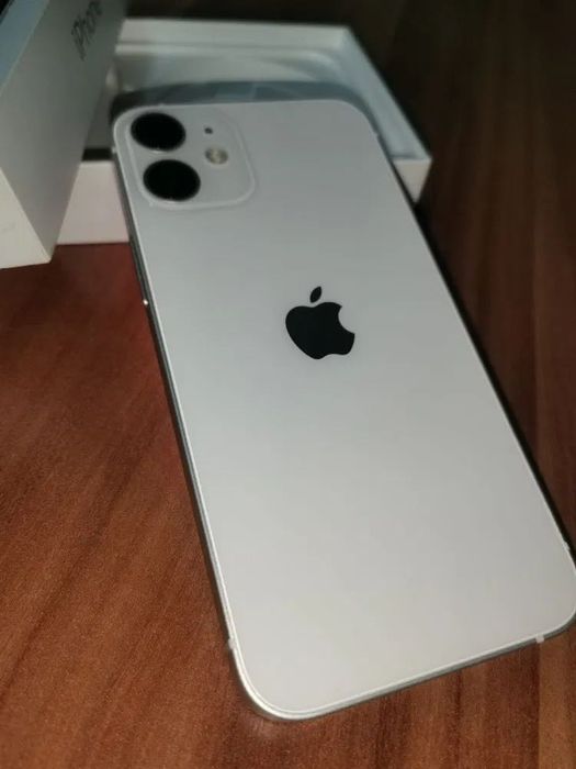 Продам iPhone 12 Mini в идеале айфон 12 мини