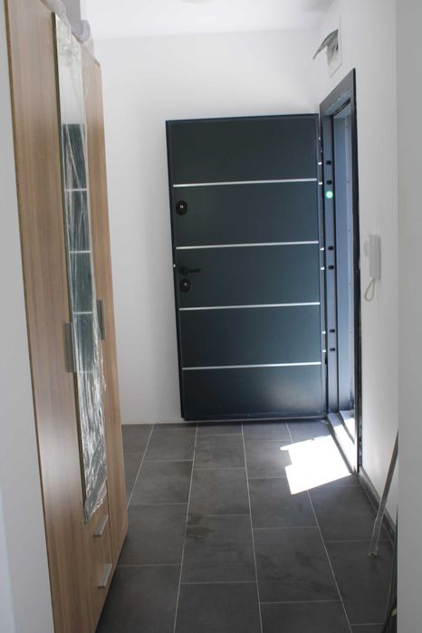 Дава се под наем Ателие в Пловдив, Остромила - 40 кв.м за 280.5 € - Снимка #1