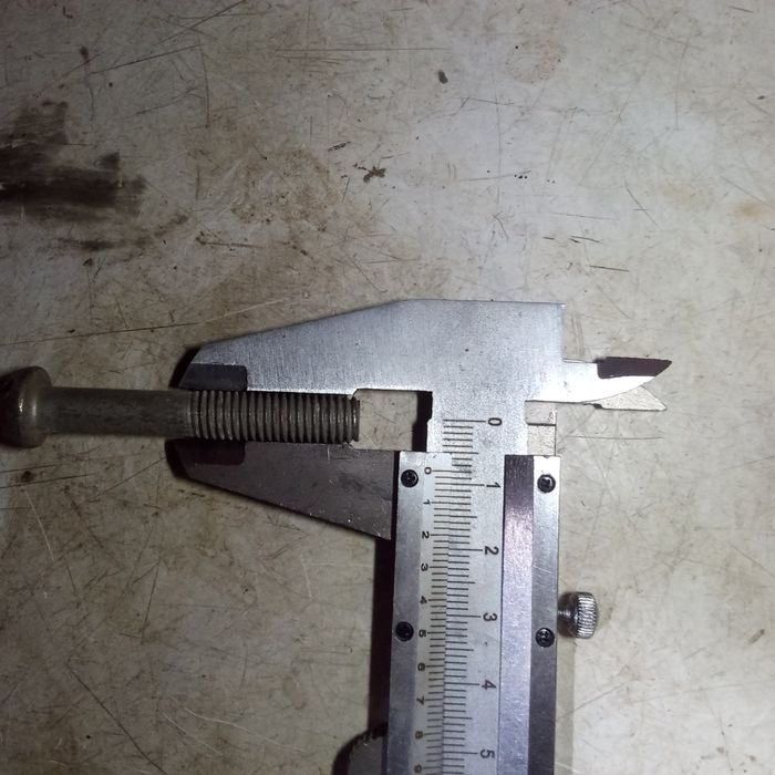 Продам болты новые