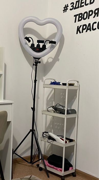 Продам новую кольцевую лампу!