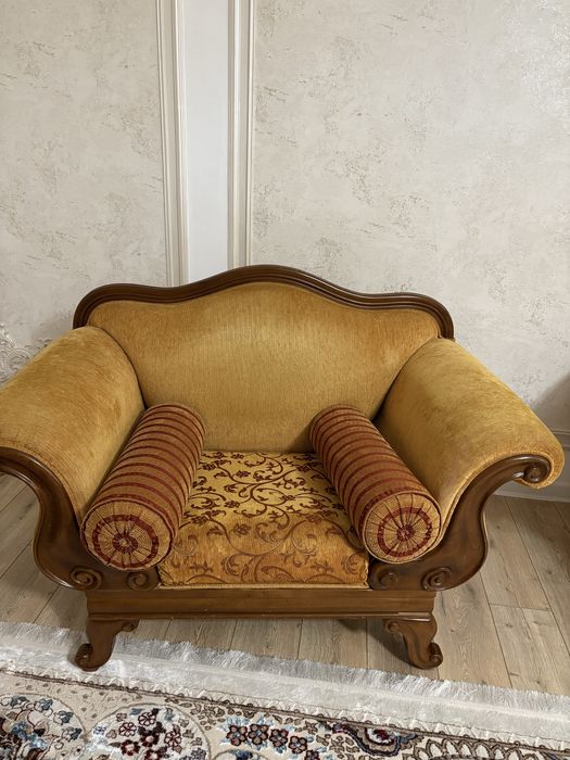 Продам комлект мягкой мебели