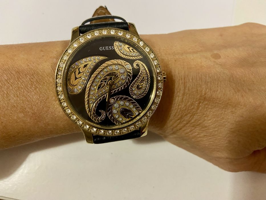 Guess - часовник /намален/