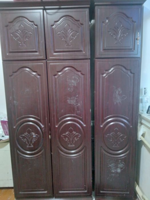 Kiyim shkaf holati alo darajada