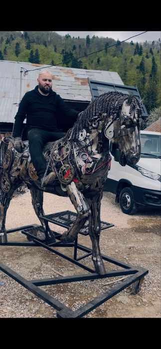 Cal sculptura metal