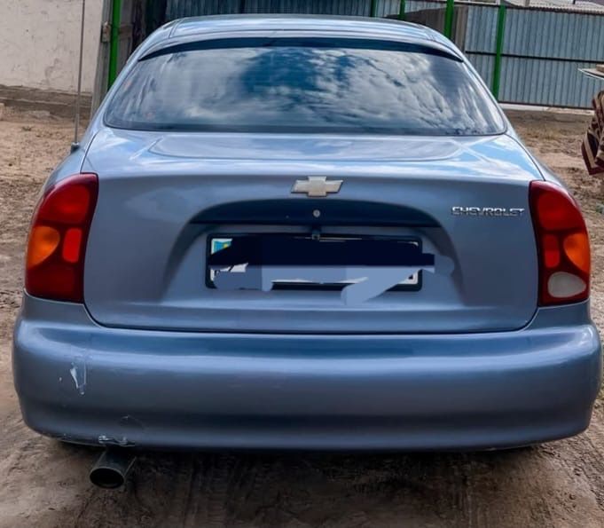 Chevrolet lanos машина