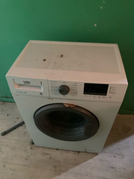 стиралный машина работает