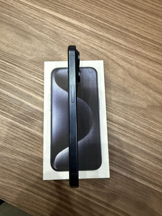 Iphone 15 pro midnight blue