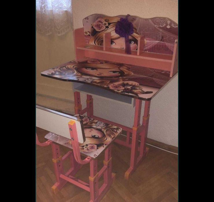 Masa și scaun reglabil pentru copil între 2 și 10 ani. Birou copil