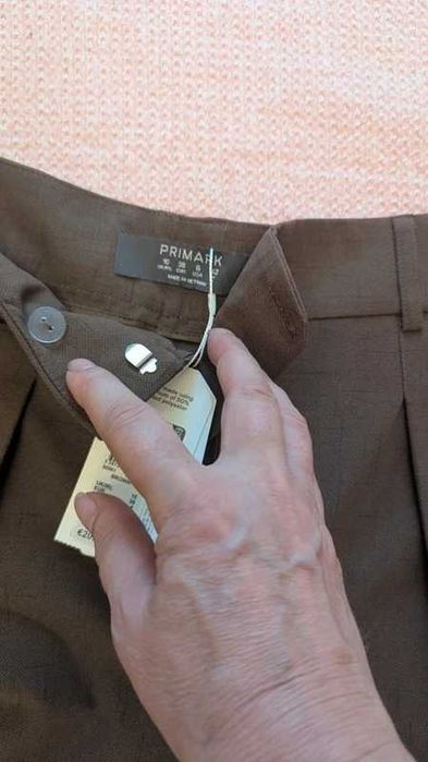 Bermude noi cu etichetă