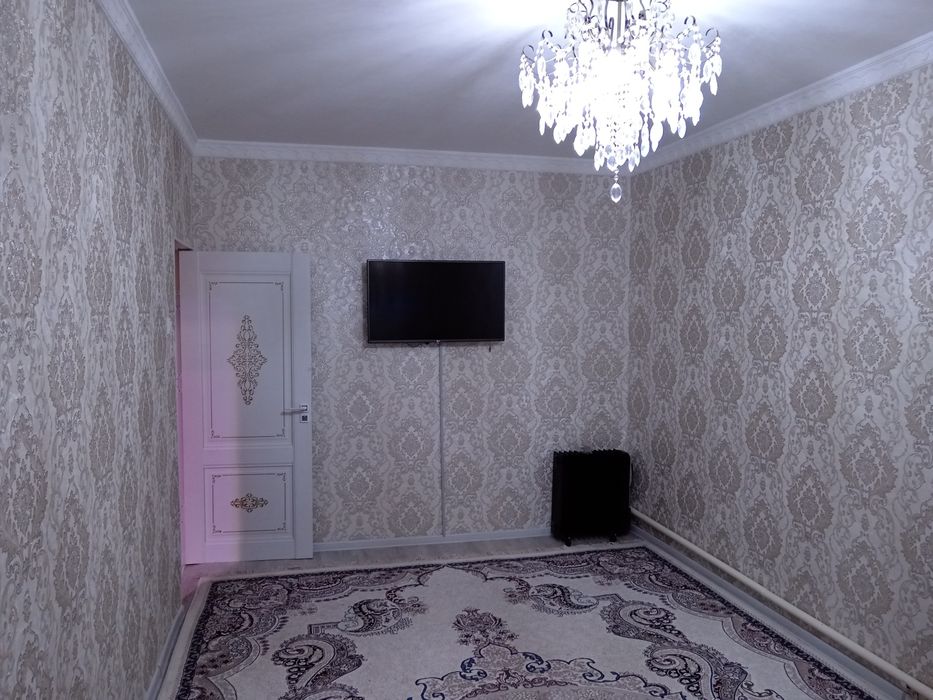 22-микрорайонда, 4 комнаталы квартира сатылады. Келисимли.