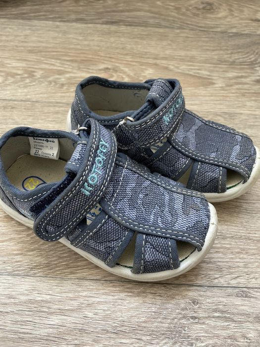 Продам детскую обувь