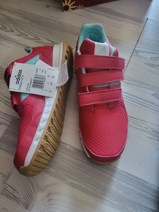 Vând Încălțăminte Sport