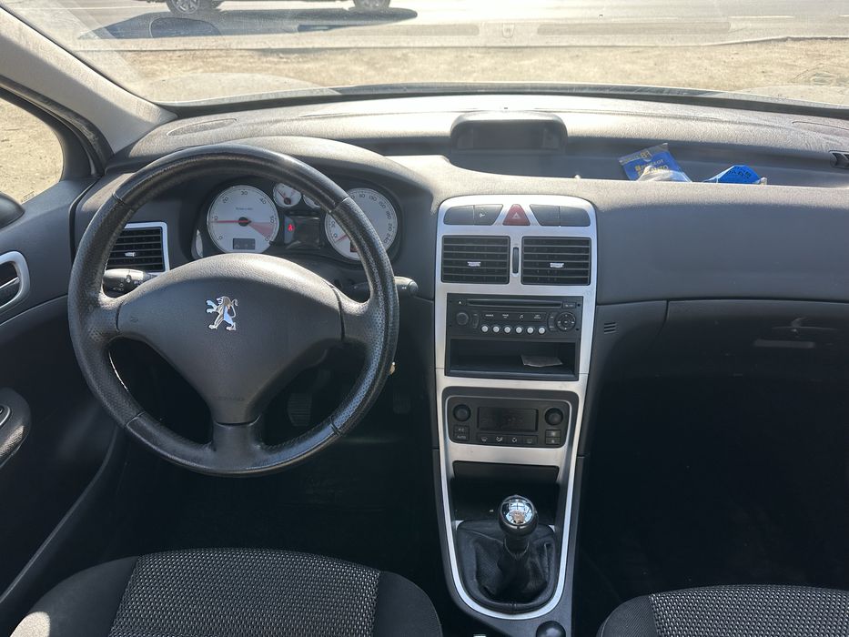 Пежо 307 1.6hdi Facelift НА ЧАСТИ!!! 9HZ двигател!