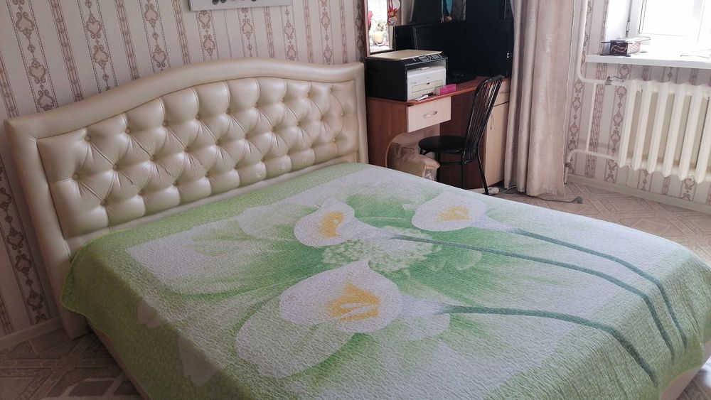 Продам двухспальную кровать