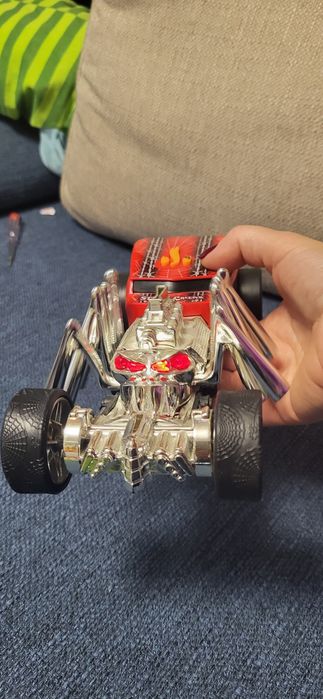 Vand masinute hotwheels mutant functionale si stare buna