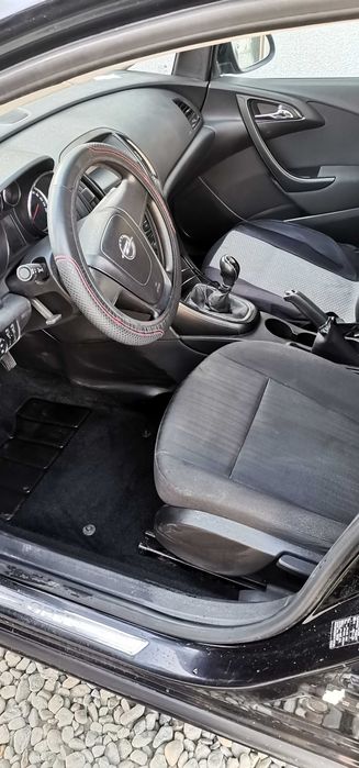 Vand Opel Astra J 1.6 benzina 2011, mașina personală