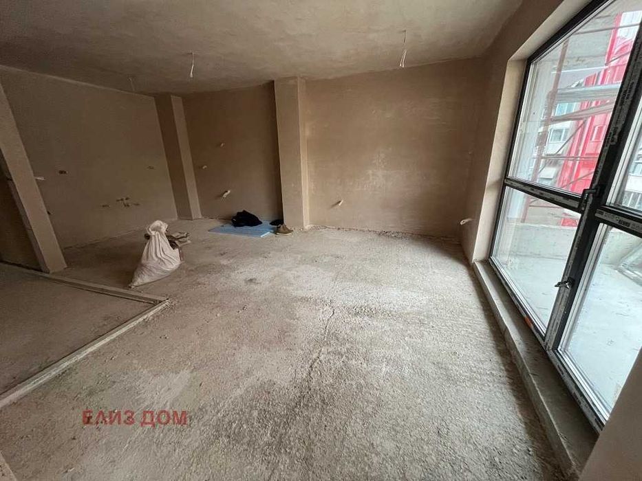 Тристаен апартамент в гр. Варна, р-н Окръжна болница