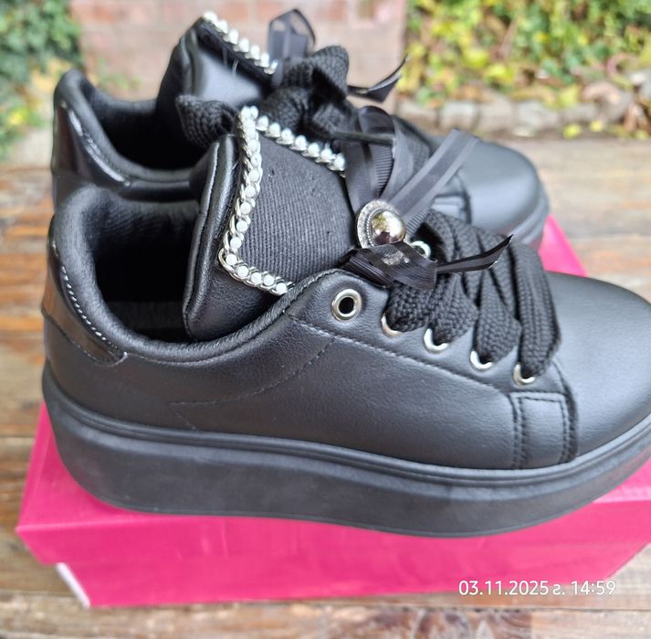 Дамски черни обувки