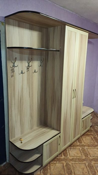 Продам прихожую в