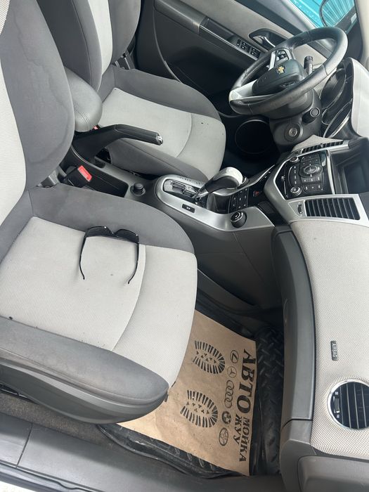 Шевроле круз 2010 год