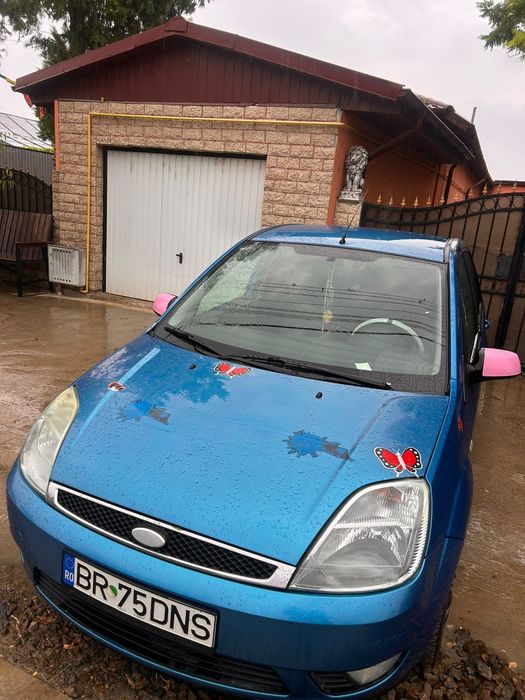 Vând Ford fiesta