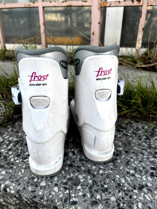 детски ски и ски обувки за момиче