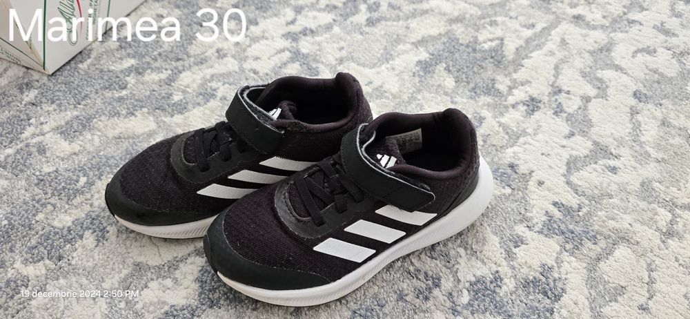Vand adisasi, ghete Adidas marime 28 - 30